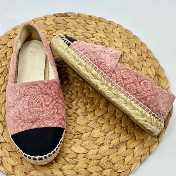 AUTHENTIC CHANEL PINK VELVET ESPADRILLES CAMELLIA ACCENT LADIES SIZE 36 / 6 - Picture 8 of 8
